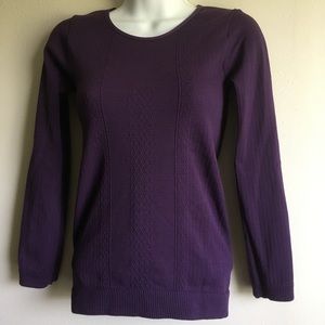 Bella seamless formfitting pull over purple sweater size one